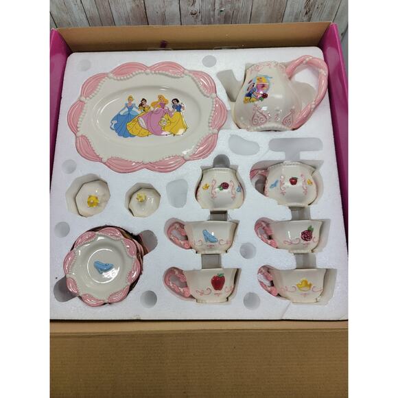 Complete Disney Princesses 12 Piece Fine Ceramic Tea Set 2003 Brass Key Box 1537 - Picture 3 of 10